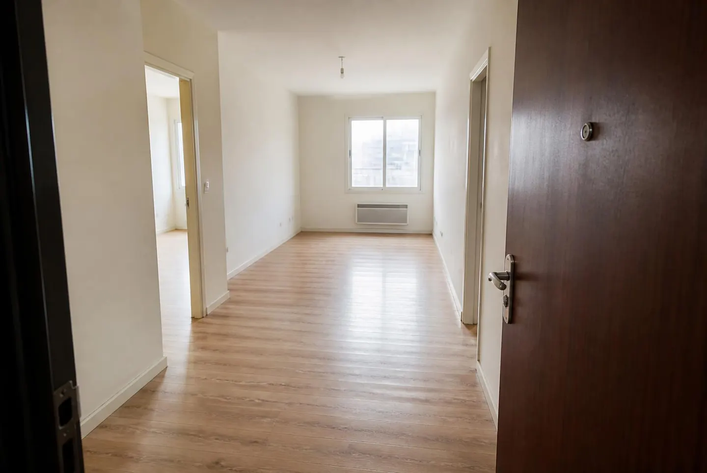 Interior de una vivienda recuperada en Barcelona
